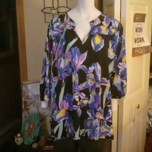 lildy Tops - Floral bishop sleeve tunic